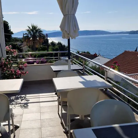 Ξενοδοχείο Viktorija 3*