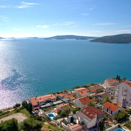 Ξενοδοχείο Viktorija 3*