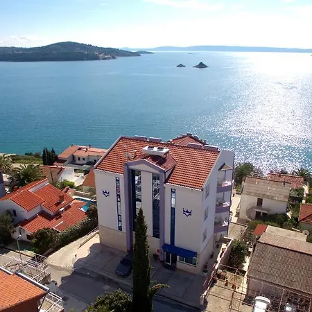 Ξενοδοχείο Viktorija 3*