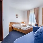 Hotel Viktorija Seget Vranjica