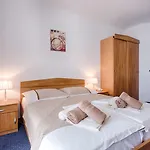 Hotel Viktorija Seget Vranjica