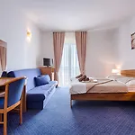 Hotel Viktorija 3*