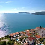 Hotel Viktorija 3*