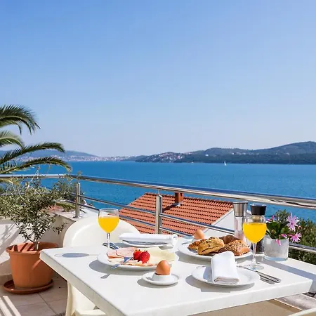 Viktorija 3* سيغيت فغانييتْسا