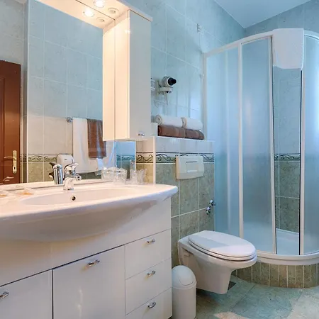 Hotel Viktorija 3*